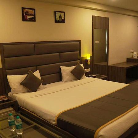 Hotel Royal Retreat Sambalpur Esterno foto