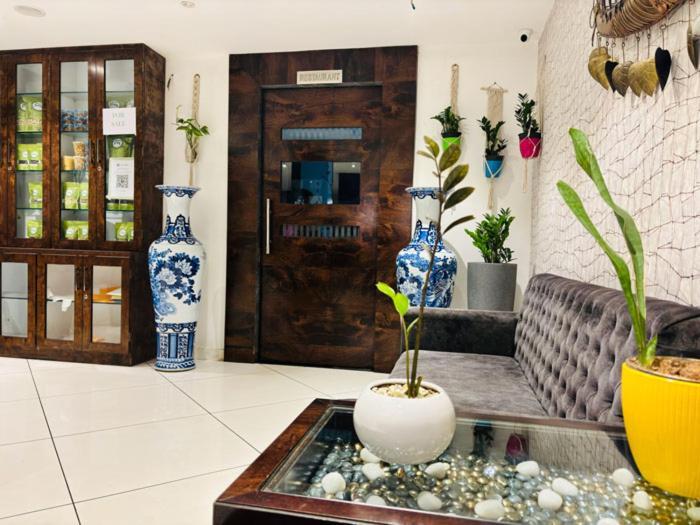 Hotel Royal Retreat Sambalpur Esterno foto
