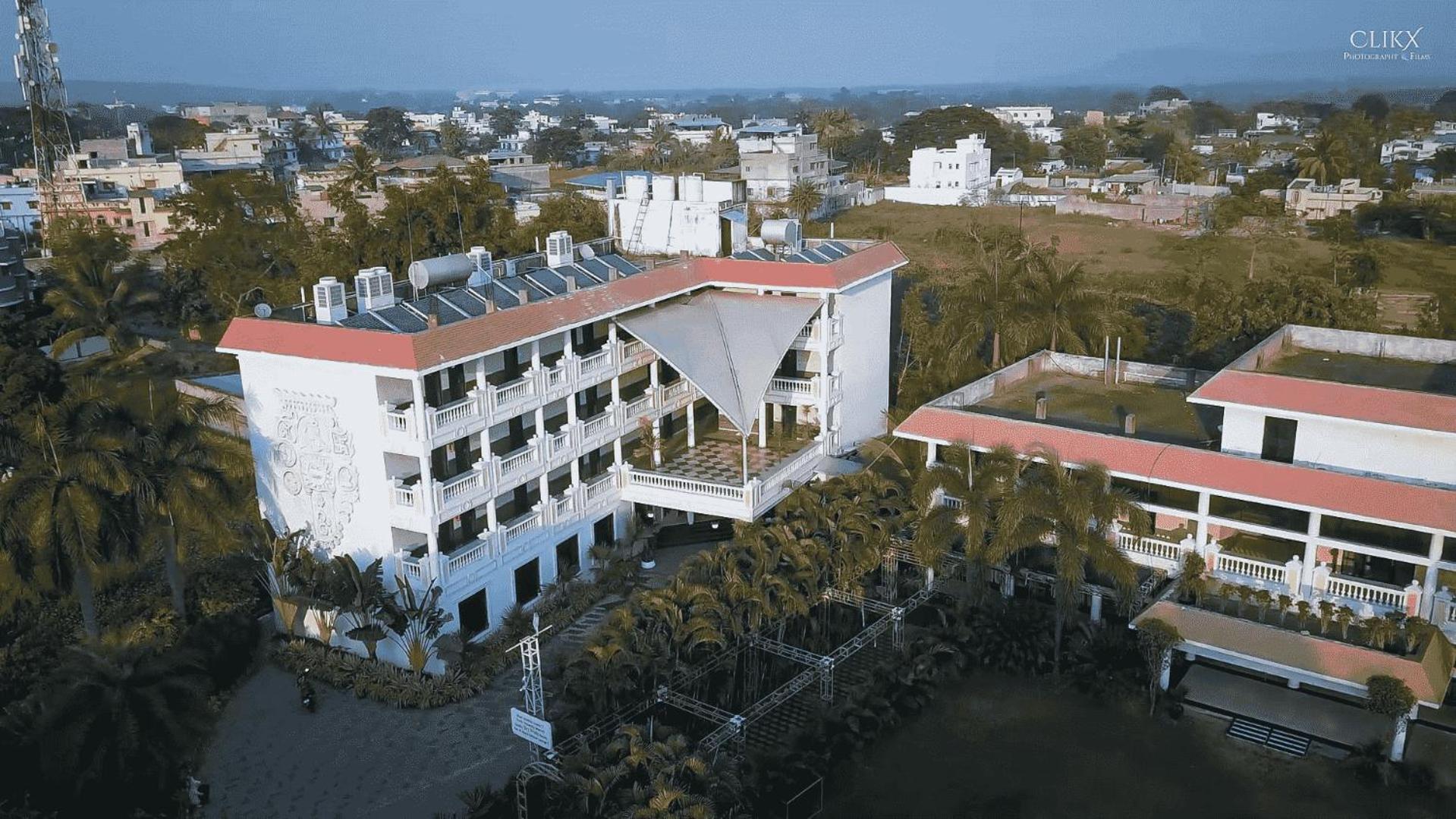 Hotel Royal Retreat Sambalpur Esterno foto